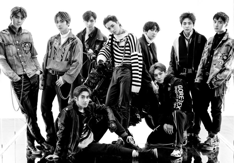 EXO là một nhóm nhạc K-Pop nổi tiếng và đình đám trong thập niên đầu đời của họ. Với hơn triệu bản album được bán ra và hàng loạt ca khúc ăn khách, EXO đích thực là Ông hoàng triệu bản của làng nhạc K-Pop.